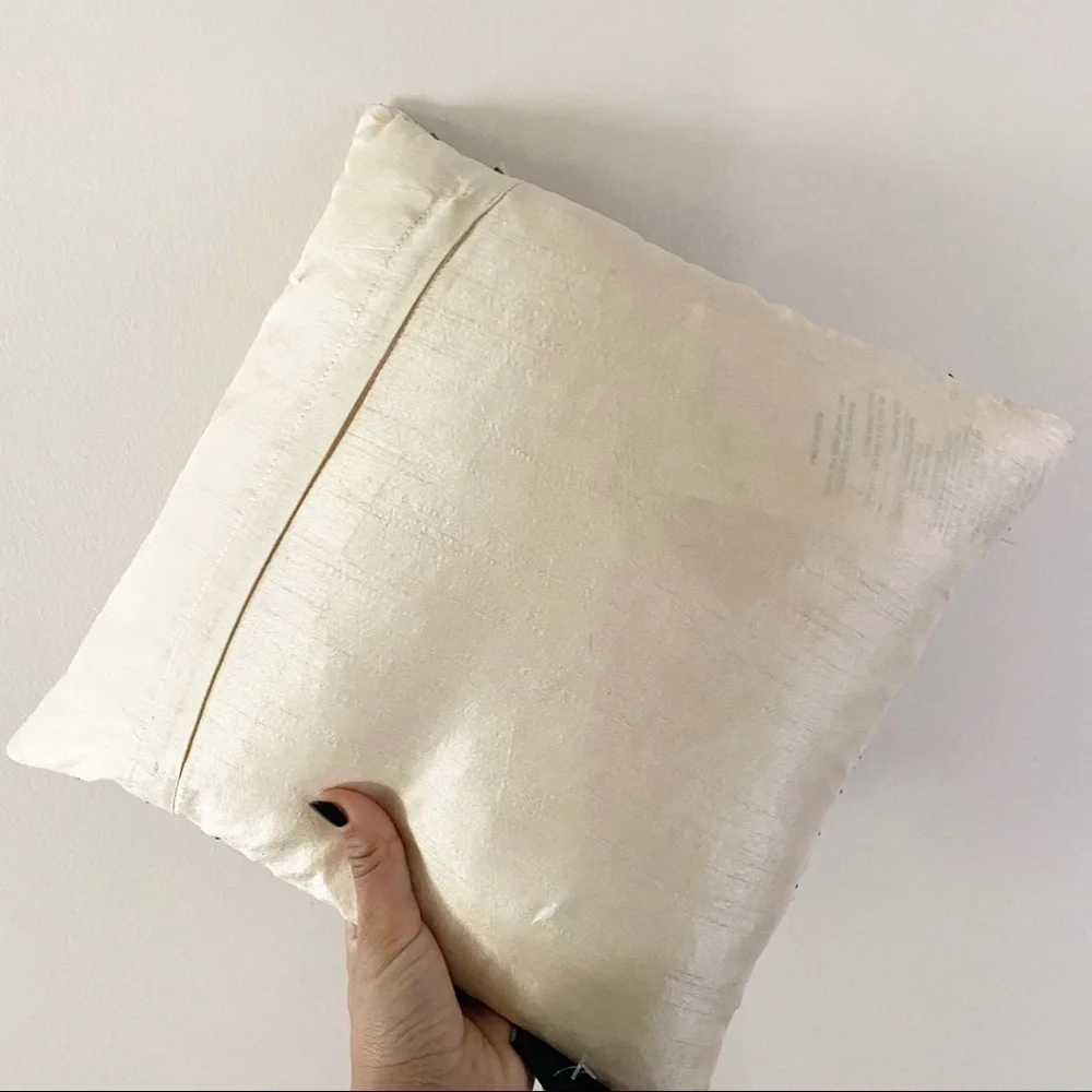 TAHARI Home Sequin Throw Decor Pillow - tan cream‎